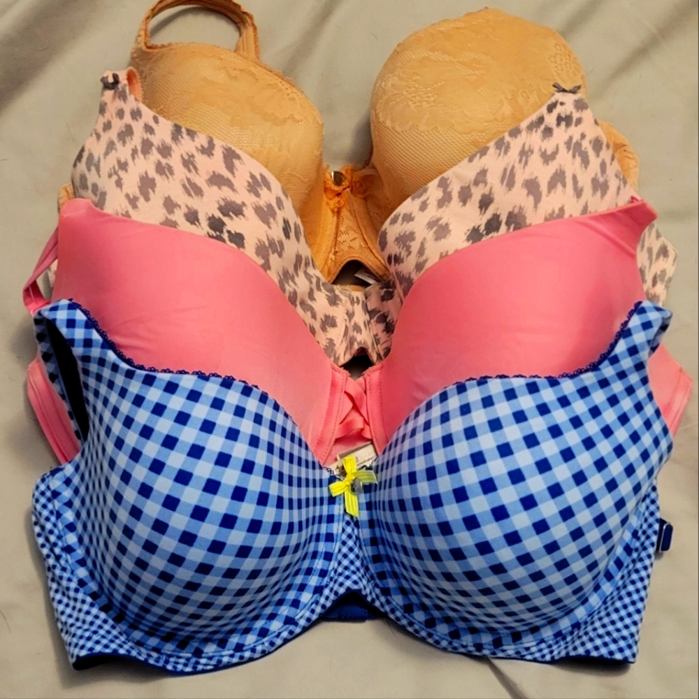 4 Victoria Secret Perfect Coverage Bras 36 DD